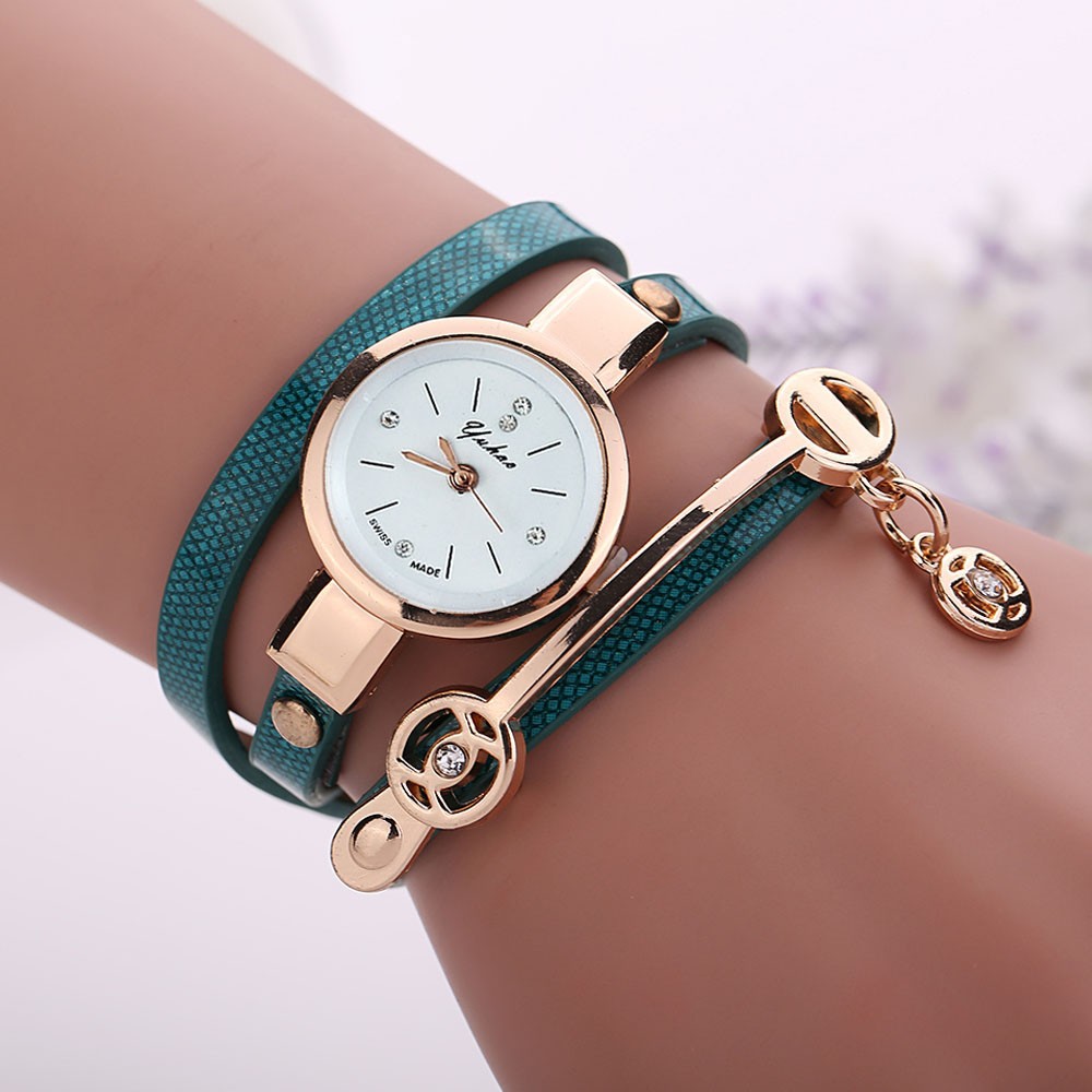Women's Casual Round Quartz Watch with Leather Strap